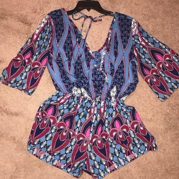 Adorable Patterned Romper ! 💙 - Picture 4 of 5